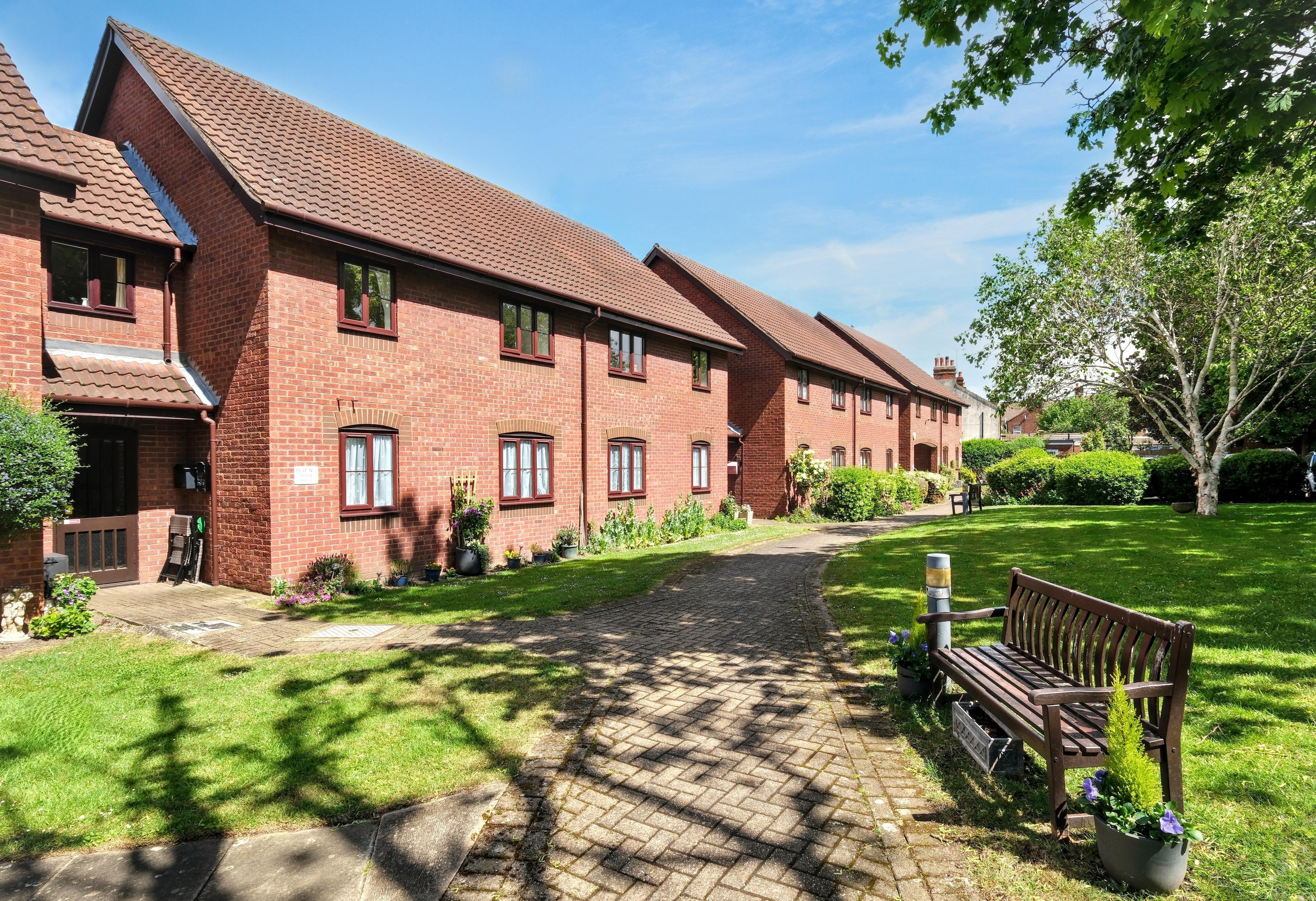 7 Churchill Court Beaconsfield Road, Aylesbury, HP21 7RG