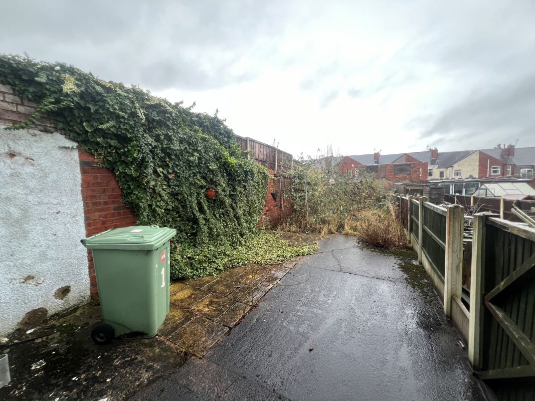 1 Chapman Lane
Grassmoor, Chesterfield, S42 5EN