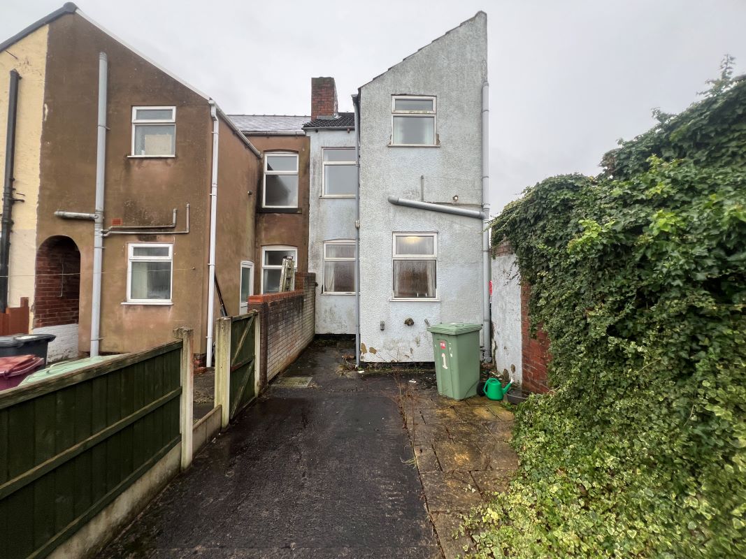 1 Chapman Lane
Grassmoor, Chesterfield, S42 5EN