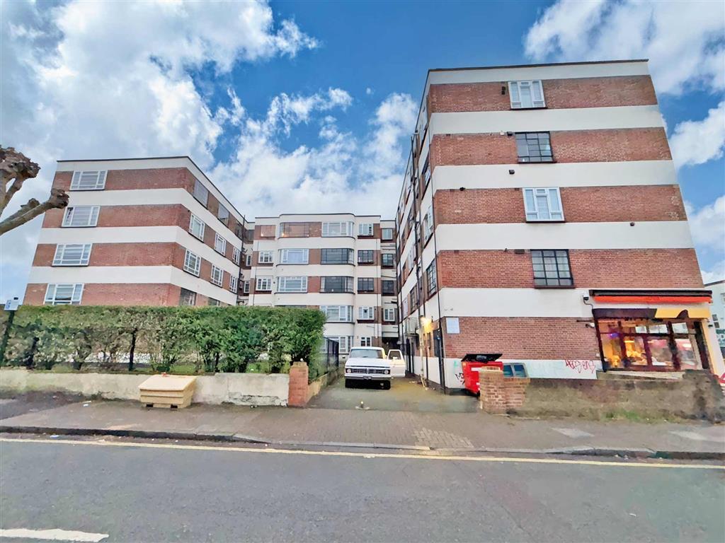 Flat 1 Beaumont Court,
Upper Clapton Road, London, E5 8BG