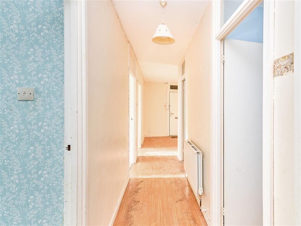 5 The Oaks, London, SE18 7JR