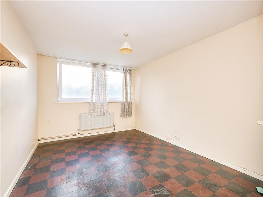 5 The Oaks, London, SE18 7JR