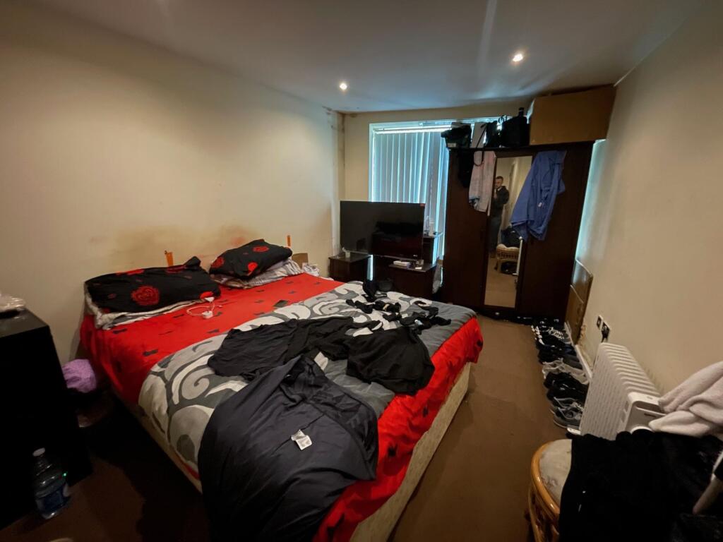 101 The Gatehaus
Leeds Road, Bradford, BD1 5BQ