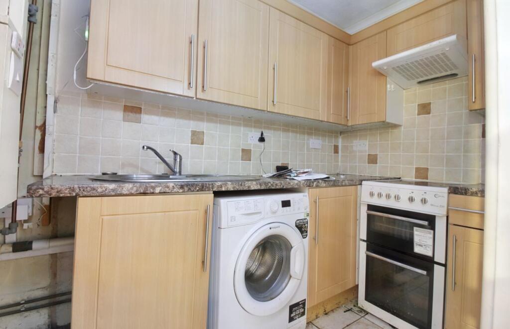 Flat 1 Rotherwick Court
72 Alexandra Road, Farnborough, GU14 6DD