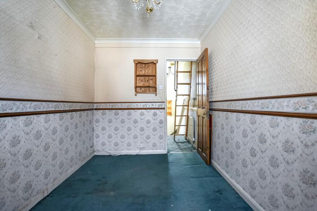 24 Grange Hill, Chatham