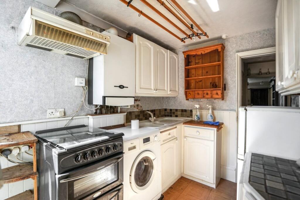 24 Grange Hill, Chatham