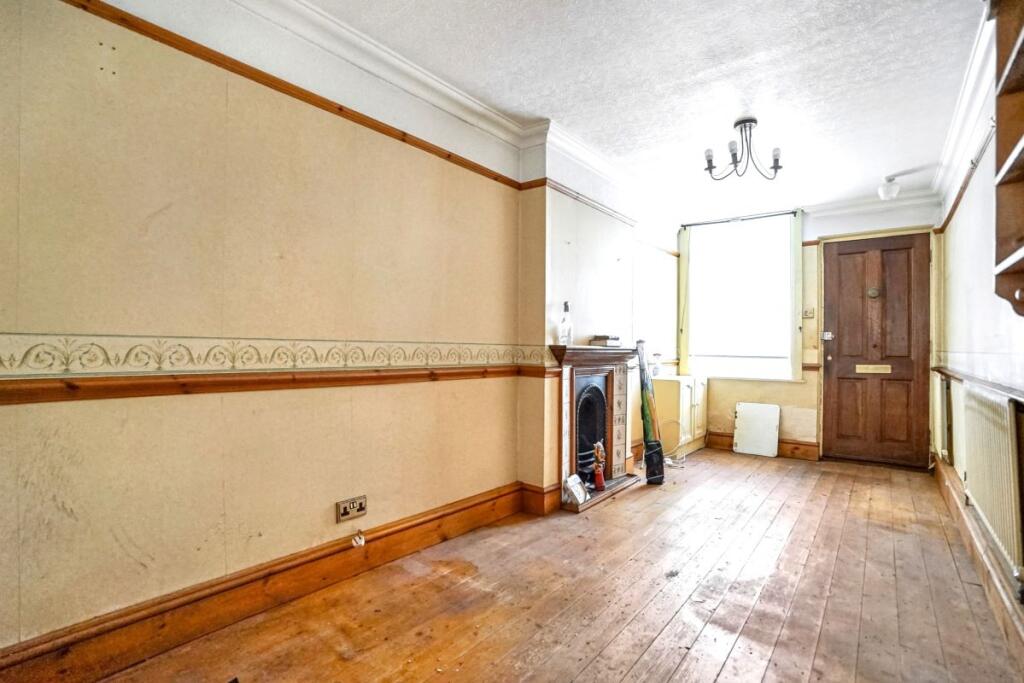 24 Grange Hill, Chatham