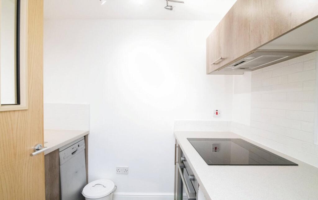 37 The Purple Apartments, Broadway Plaza, 219 Ladywood Middleway, Birmingham, B16 8EQ