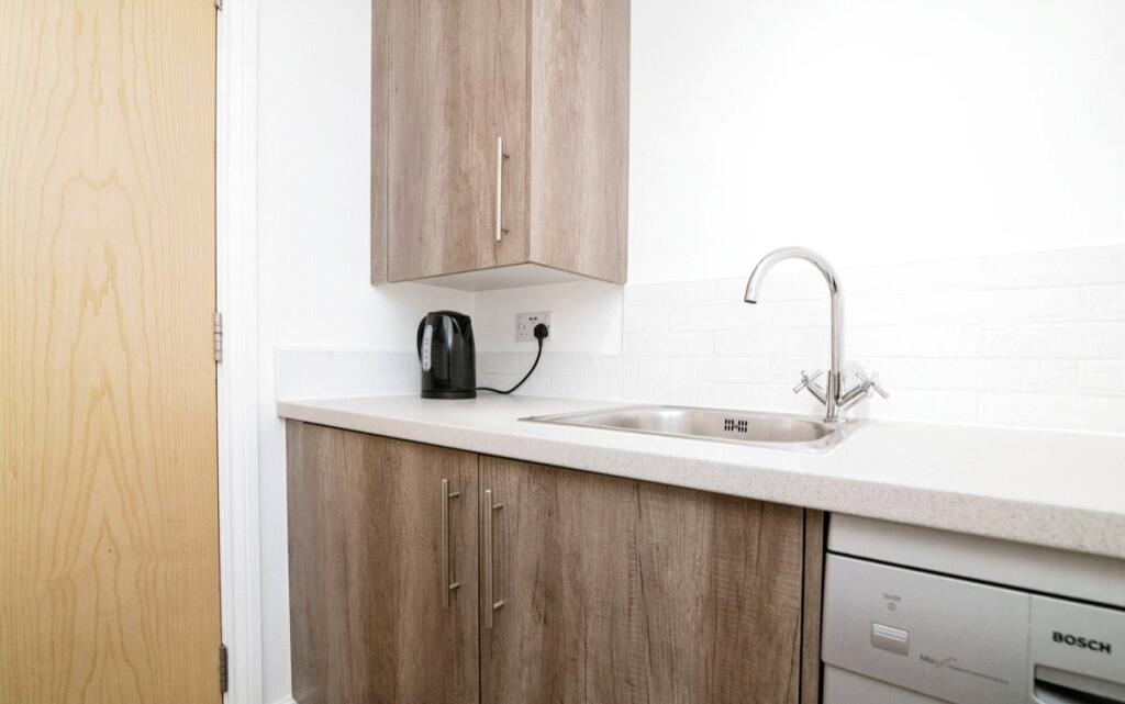 37 The Purple Apartments, Broadway Plaza, 219 Ladywood Middleway, Birmingham, B16 8EQ