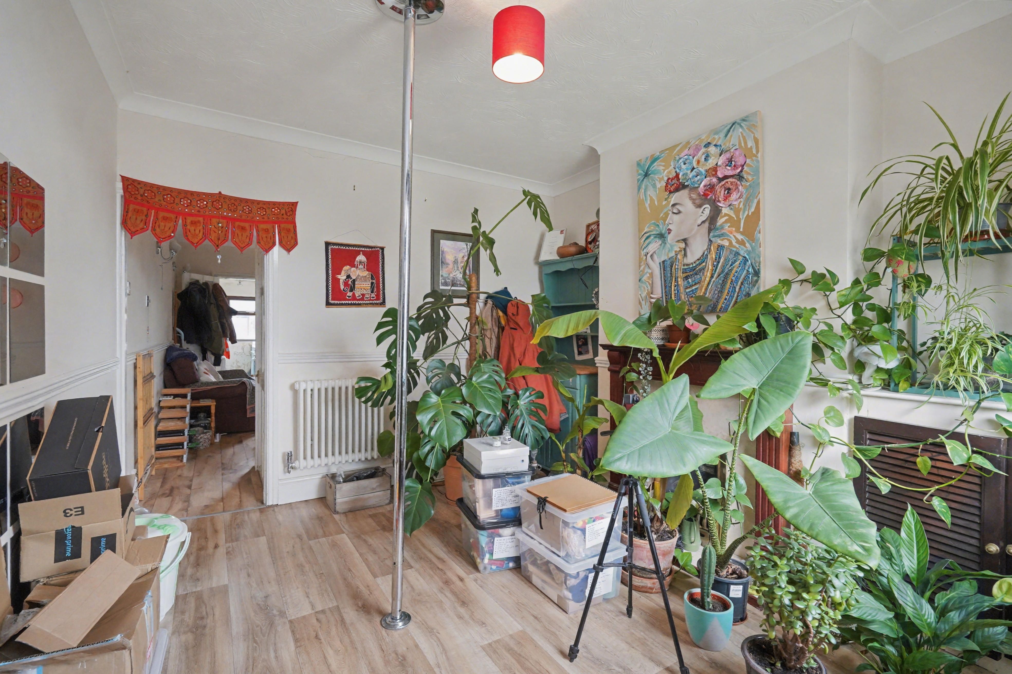 56 Main Street
Swadlincote, Swadlincote, DE11 0TW