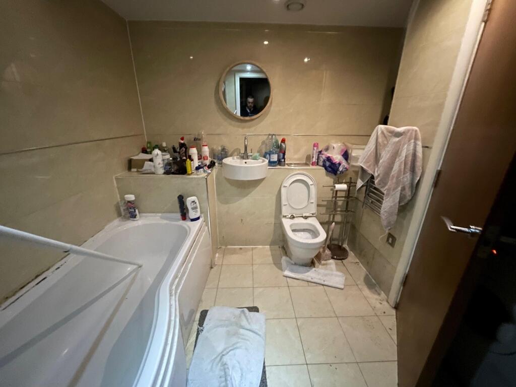 101 The Gatehaus
Leeds Road, Bradford, BD1 5BQ