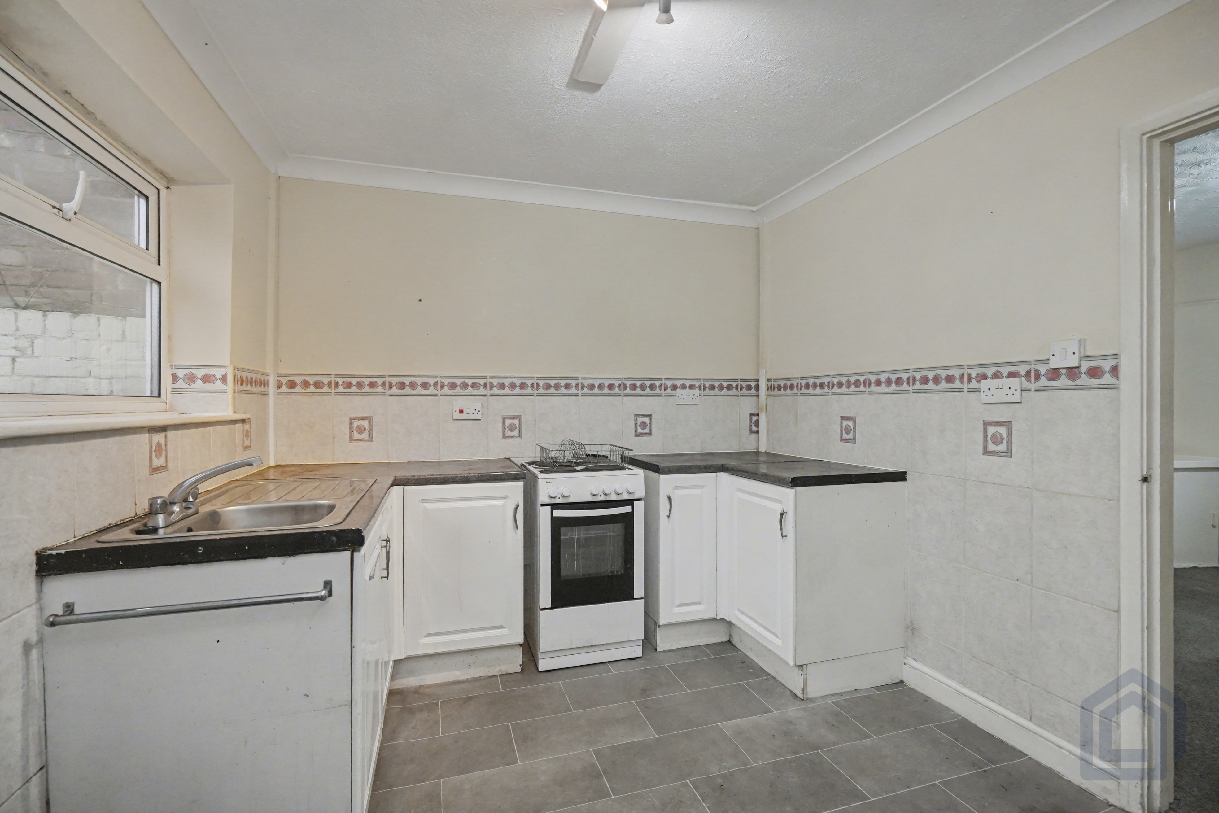 97 Horninglow Road
Burton upon Trent, Burton-on-Trent, DE14 2PT