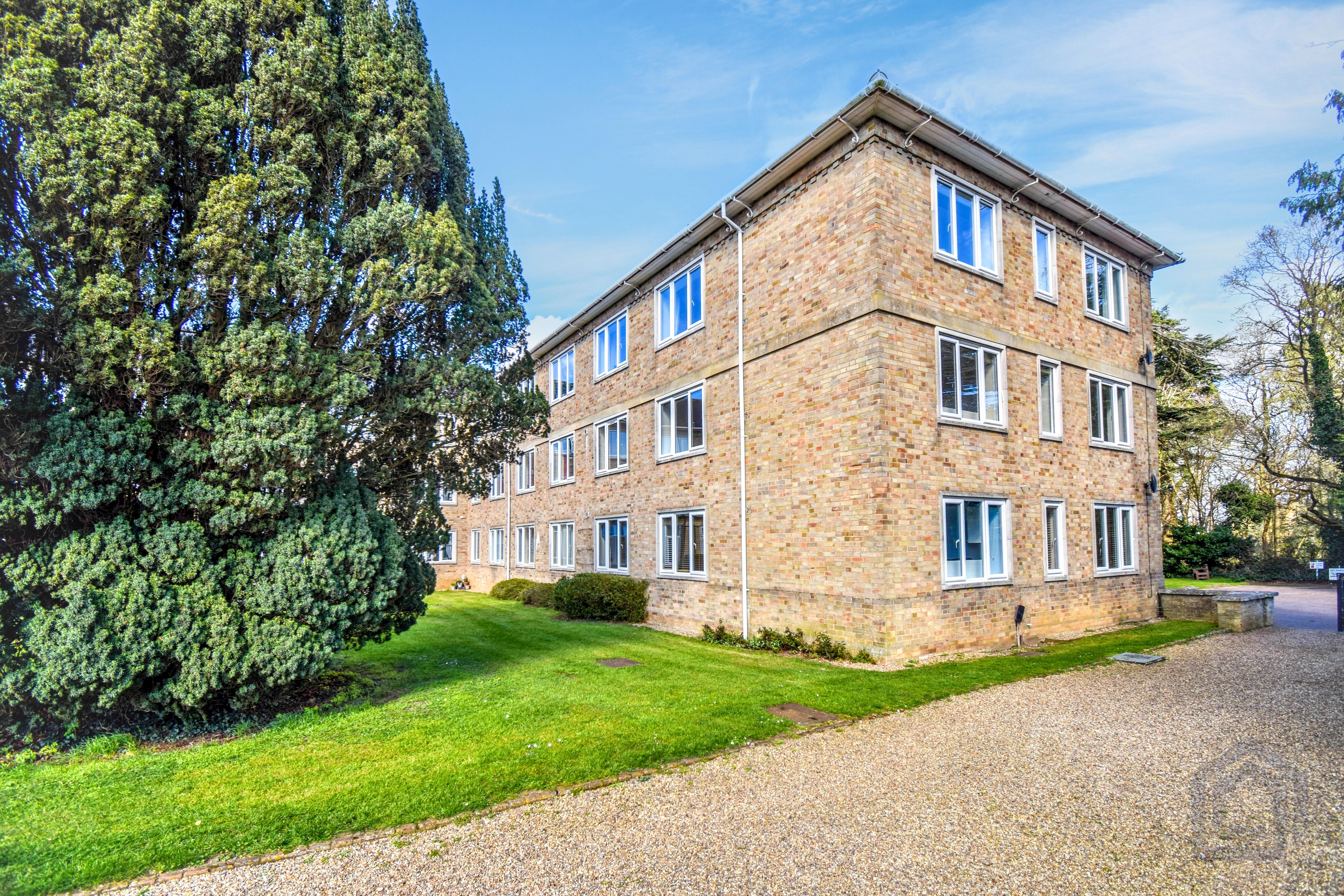 Flat 51, Quintin Gurney House

Keswick Hall, Norwich, NR4 6RP