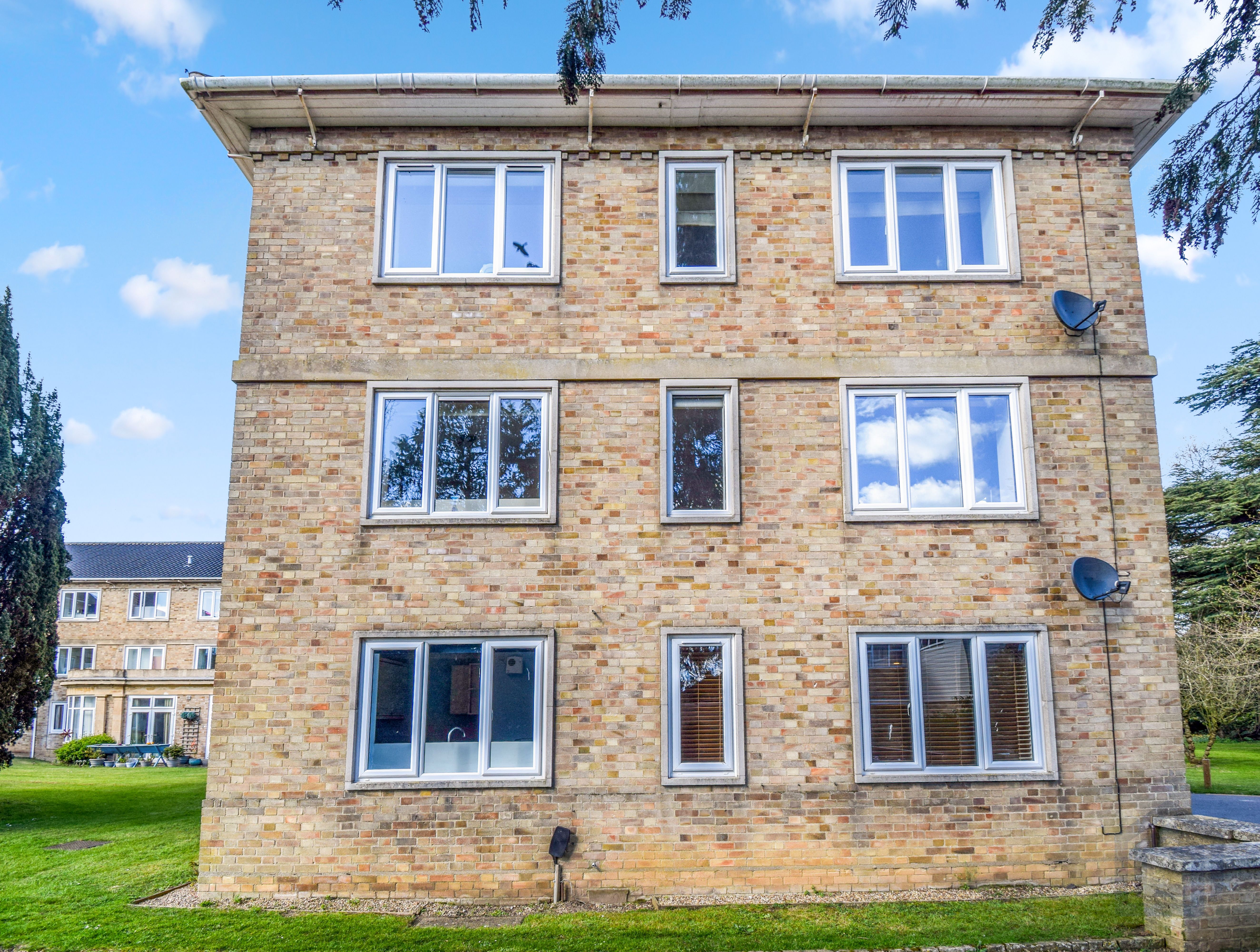 Flat 51, Quintin Gurney House

Keswick Hall, Norwich, NR4 6RP
