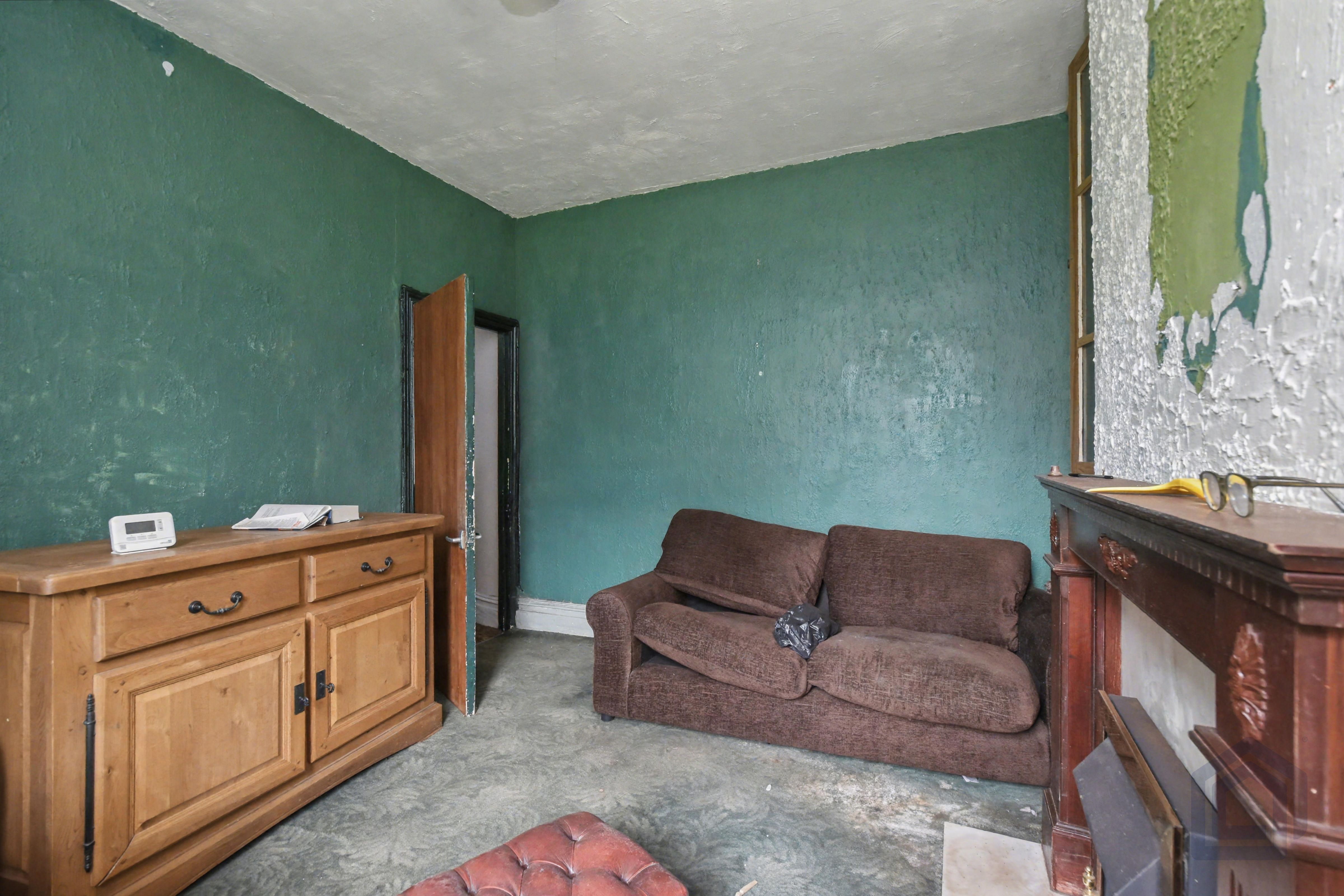 201 Cwmamman Road
Garnant, Ammanford, SA18 1LS