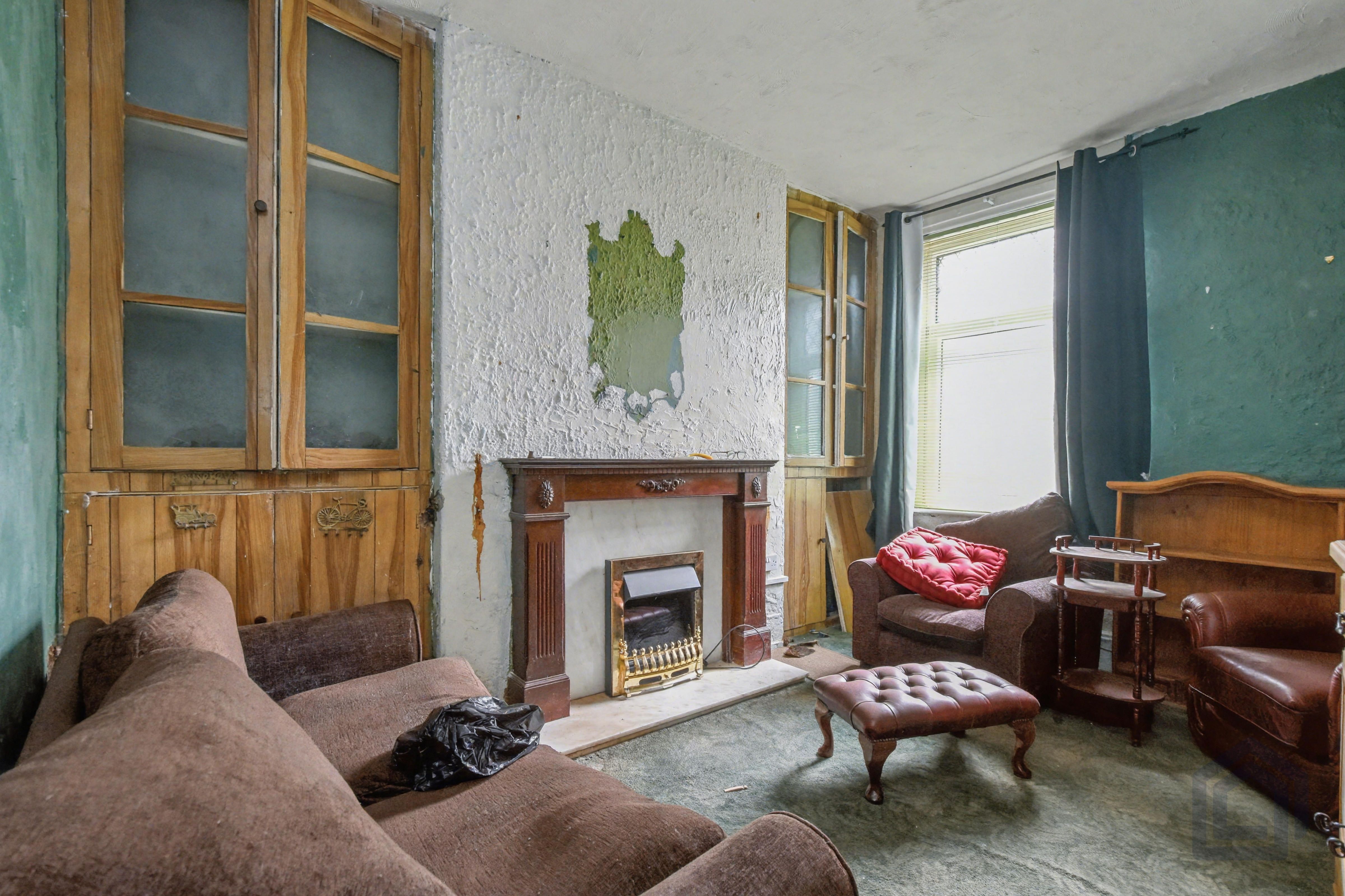 201 Cwmamman Road
Garnant, Ammanford, SA18 1LS